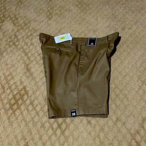 NWT Roundtree and York Flat Front